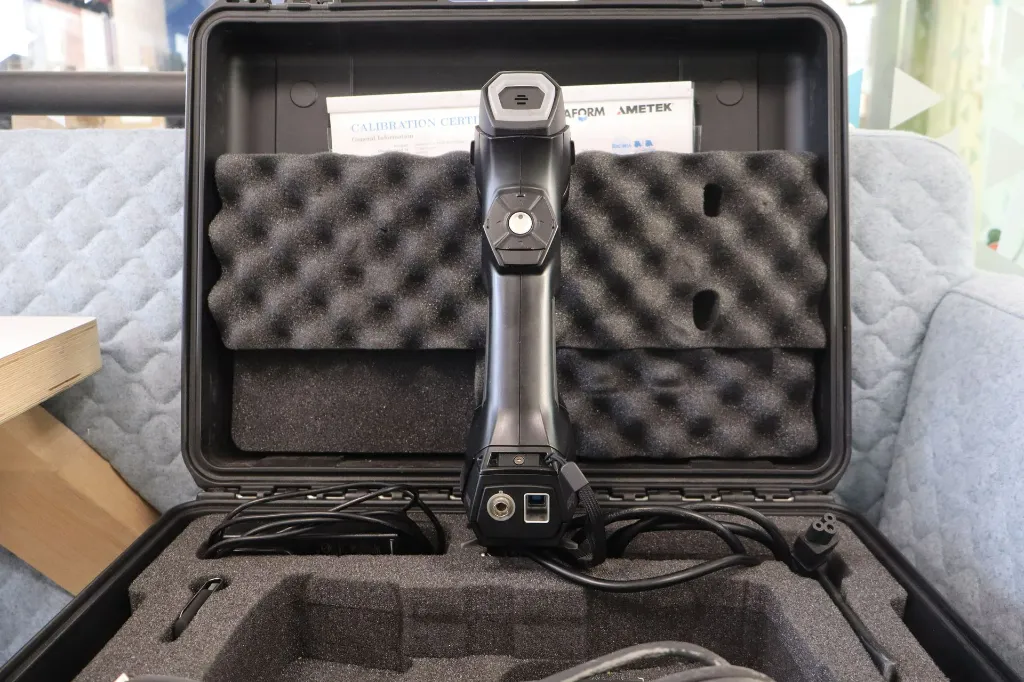 Handyscan Black+ Elite_8.webp